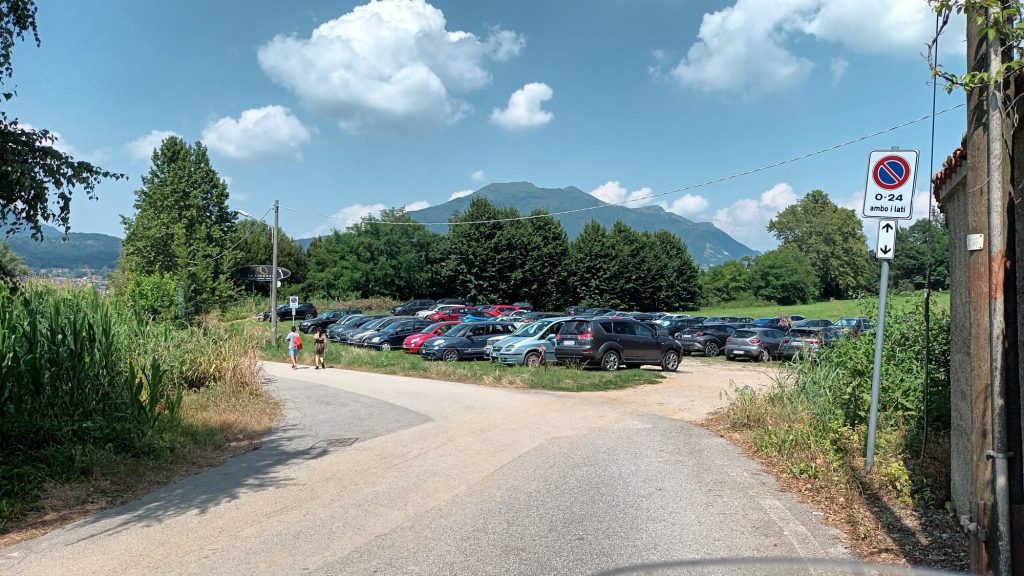 Scopri di più sull'articolo Merone: si continua a parcheggiare abusivamente al Lido di Moiana!