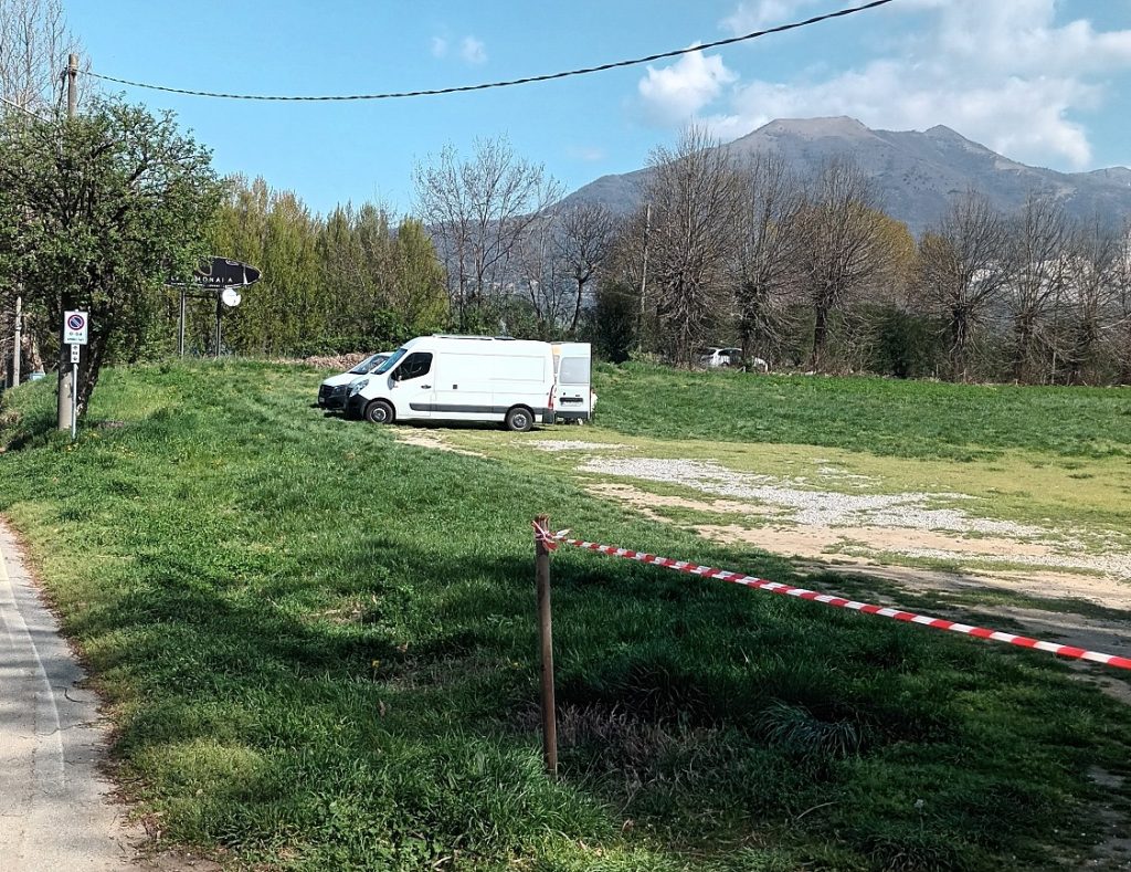 Scopri di più sull'articolo Lido di Moiana a Merone: prato inghiaiato abusivamente nel Parco Valle Lambro