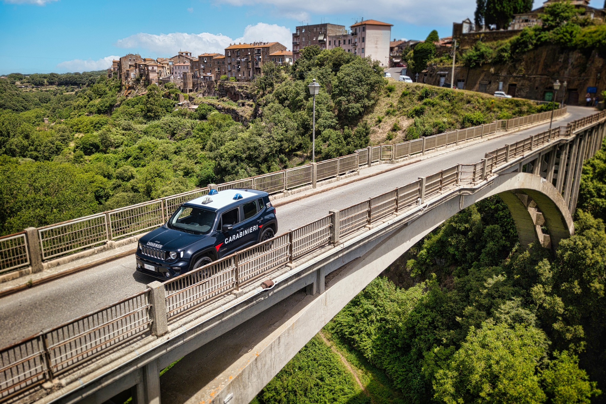 Scopri di più sull'articolo MILANO: COMMERCIANTI “FURBETTI” MONETIZZAVANO IL REDDITO DI CITTADINANZA