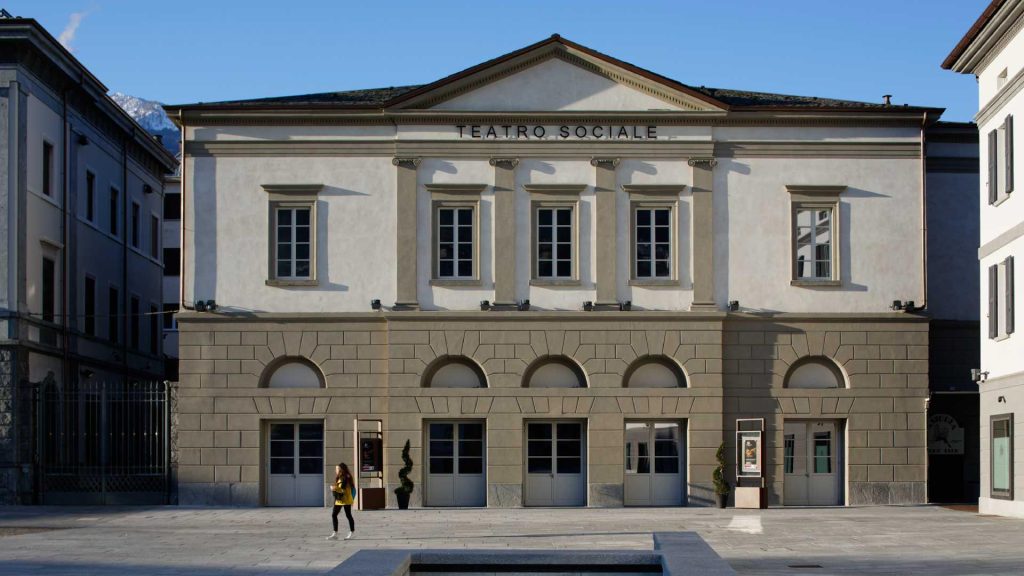 Scopri di più sull'articolo SONDRIO: “INVITO A TEATRO” PER LA PRESENTAZIONE DEL PROGRAMMA 22/24 AL SOCIALE