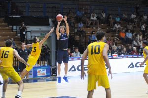 Scopri di più sull'articolo TREVIGLIO: BLU BASKET TENTA LA RIMONTA MA E’ TARDI JUVI CREMONA MOSTRA COSTANZA