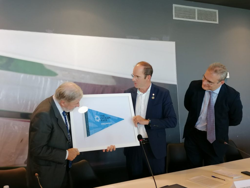 Scopri di più sull'articolo AMBIENTE: DA GENOVA ALL’ONU LA DICHIARAZIONE UNIVERSALE DEI DIRITTI DEGLI OCEANI ENTRO IL 2030 