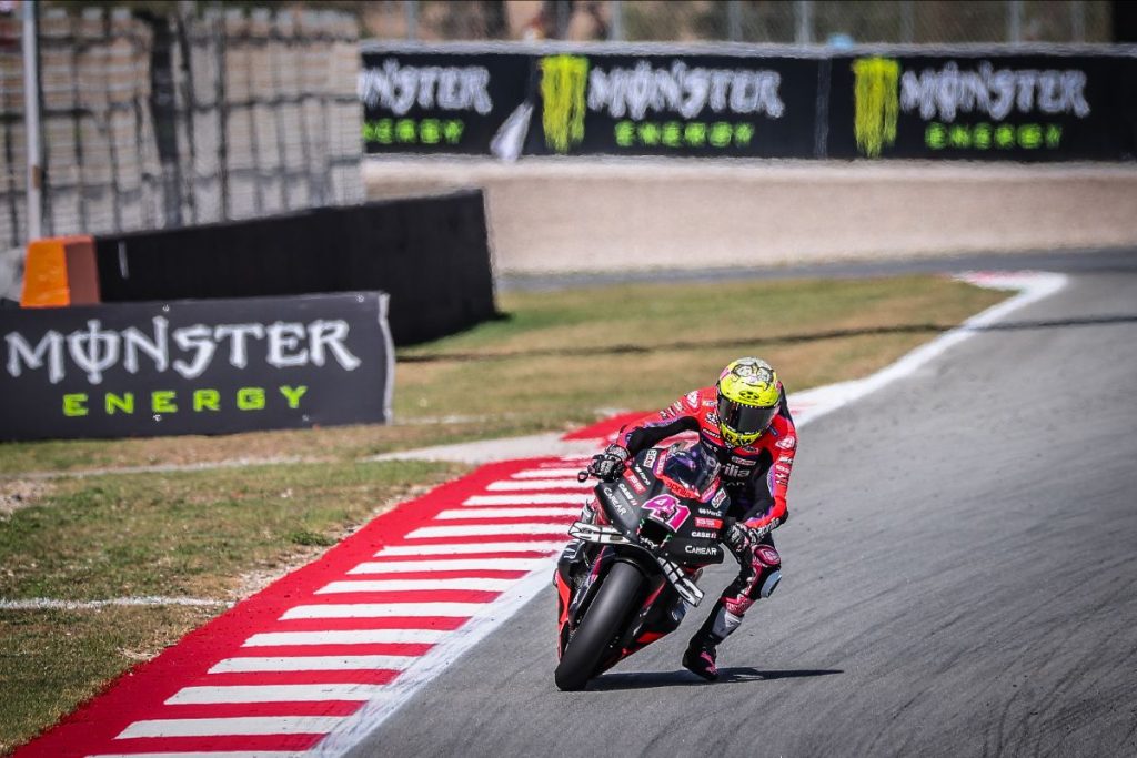 Scopri di più sull'articolo BARCELLONA: ALEX ESPARGARO SU APRILIA VOLA NELLE QUALIFICHE