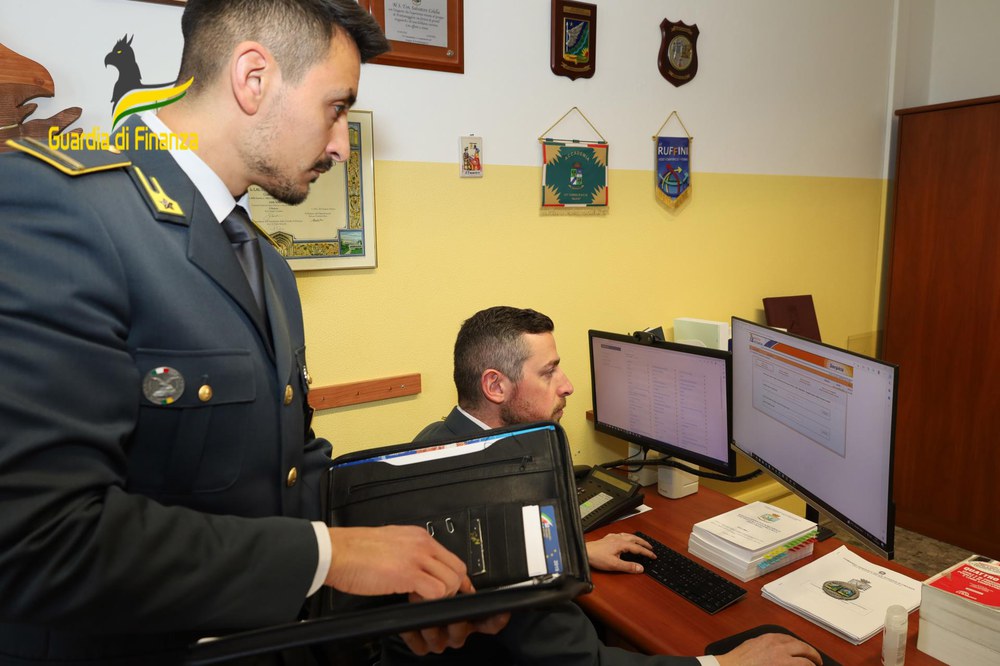 Scopri di più sull'articolo VARESE: APPROPRIAZIONE INDEBITA DI RISPARMI DEI PENSIONATI DEL SARONNESE