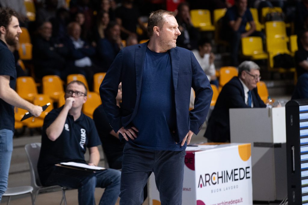Scopri di più sull'articolo CANTU: COACH CAGNARDI COMMENTA IL DOPO PARTITA CONTRO ROMA