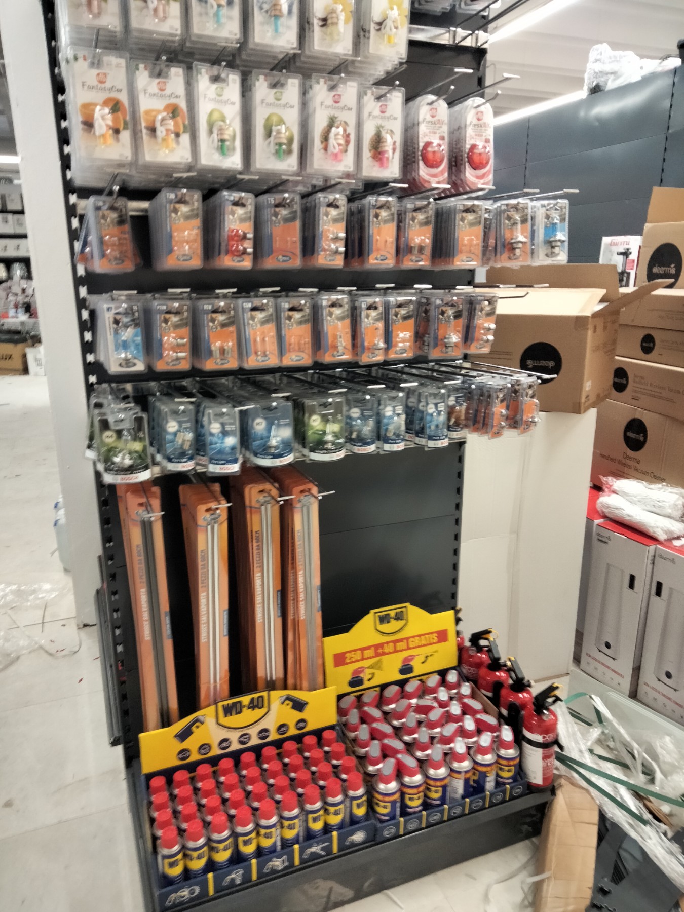 Al momento stai visualizzando MILANO: “CORSO DI VETRINISTA” ORGANIZZATO DAL COMUNE PER APPRENDERE NUOVI LAVORI