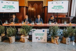 Scopri di più sull'articolo ‘UN ALBERO PER LA SALUTE’ IL PROGETTO FADOI-CARABINIERI RAGGRUPPAMENTO BIODIVERSITÀ
