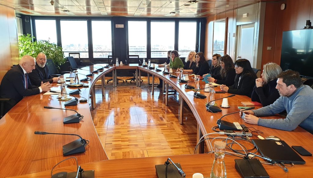 Scopri di più sull'articolo Crisi La Perla di Bologna, oggi in Regione le lavoratrici dello storico marchio di abbigliamento intimo.