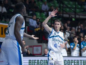 Scopri di più sull'articolo SI RICOMINCIA DALLA JUVI CREMONA: L’ACQUA S.BERNARDO SFIDA LA SORPESA DEL CAMPIONATO