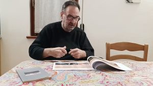 Scopri di più sull'articolo VALBRONA: RALLY CHE PASSIONE DI FAUSTO FORNI UN DOCUMENTO UNICO SUL MONDO DEI MOTORI