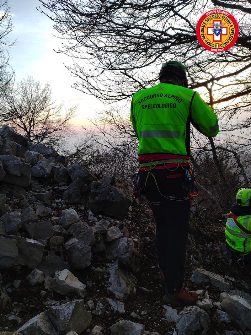 Scopri di più sull'articolo CITTIGLIO: INTERVENTO DI SALVATAGGIO DI UN UOMO SUL MONTE NUDO