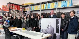 Scopri di più sull'articolo L’ARCHIVIO FRANCESCO LEONI DONA UN RITRATTO DI SANDRO PERTINI ALL’ISTITUTO SUPERIORE STATALE SANDRO PERTINI