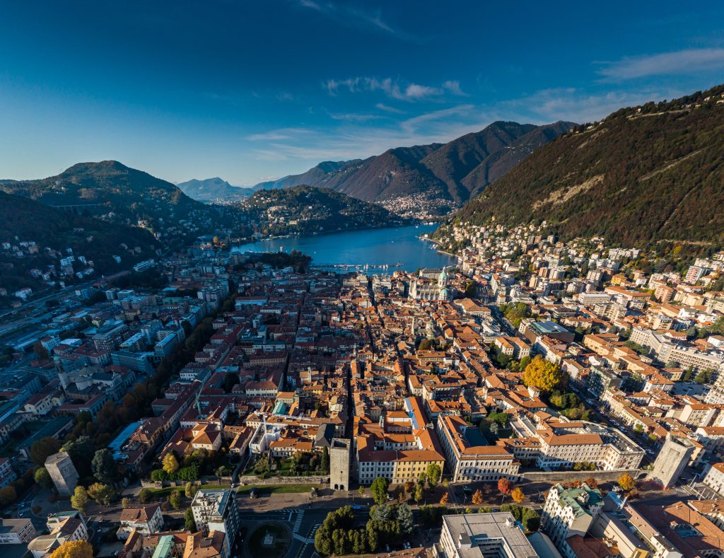 Scopri di più sull'articolo COMO: DISAGI PER LE FAMIGLIE A CAUSA DEI TROPPI TURISTI