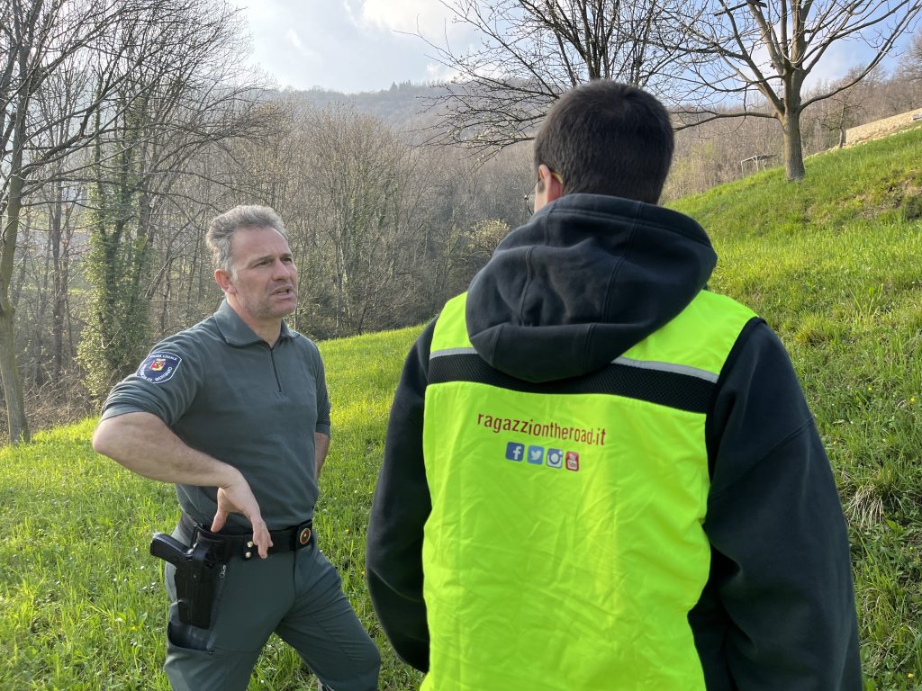 Scopri di più sull'articolo BERGAMO: LA POLIZIA PROVINCIALE OSPITA GLI STUDENTI DEL LICEO LINGUISTICO FALCONE