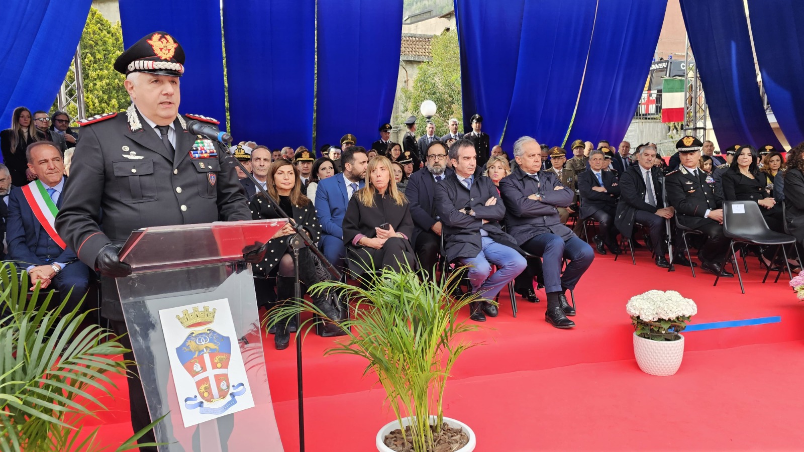 Al momento stai visualizzando SANTO STEFANO IN ASPROMOMENTE: INAUGURATA LA NUOVA CASERMA DEI CARABINIERI