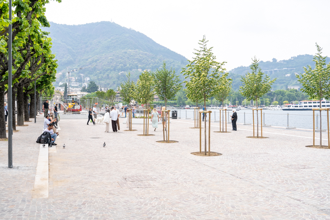 Scopri di più sull'articolo COMO: PARTITO DEMOCRATICO “IMMAGINI GROTTESTE E STONATE” QUELLE DELL’INAUGURAZIONE DEL LUNGO LAGO