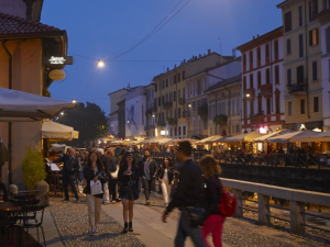 Scopri di più sull'articolo MILANO: IL COMUNE “TARPA” LE ALI ALLA MOVIDA NUOVA ORDINANZA PER DEHOR E AREE ASPORTO