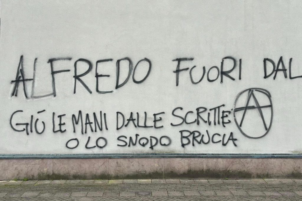 Scopri di più sull'articolo ERBA: MINACCE ALL’ASSOCIAZIONE LO SNODO
