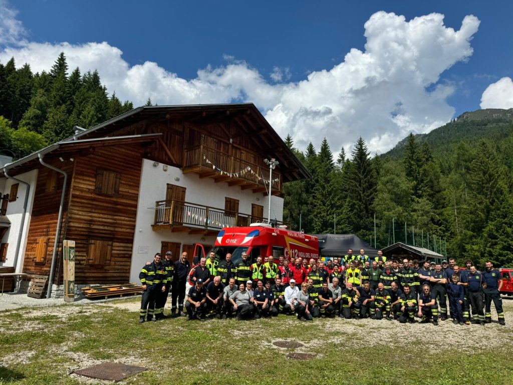 Scopri di più sull'articolo VALCHIAVENNA: UOMO CADE DA METRI MENTRE TAGLIA ALBERI, ARRIVA IL SOCCORSO ALPINO