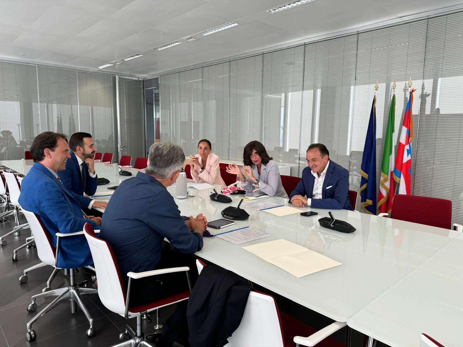 Al momento stai visualizzando TORINO: INCONTRO PRESIDENTE CIRIO-MINISTRO BERNINI IN REGIONE INSIEME AL PRESIDENTE DELLA FONDAZIONE AI4INDUSTRY PAMMOLLI