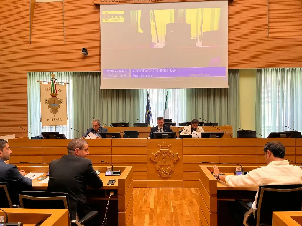 Al momento stai visualizzando POTENZA: ELETTA LA NUOVA CONSIGLIERA CHE SOSTITUISCE LOI