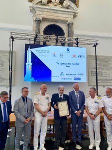 Scopri di più sull'articolo LA LANTERNA DI GENOVA È “FARO DELL’ANNO”: CONSEGNATO IL RICONOSCIMENTO DELL’IALA- ASSOCIAZIONE INTERNAZIONALE DEGLI AUSILI MARINI ALLA NAVIGAZIONE E DELLE AUTORITÀ DEI FARI