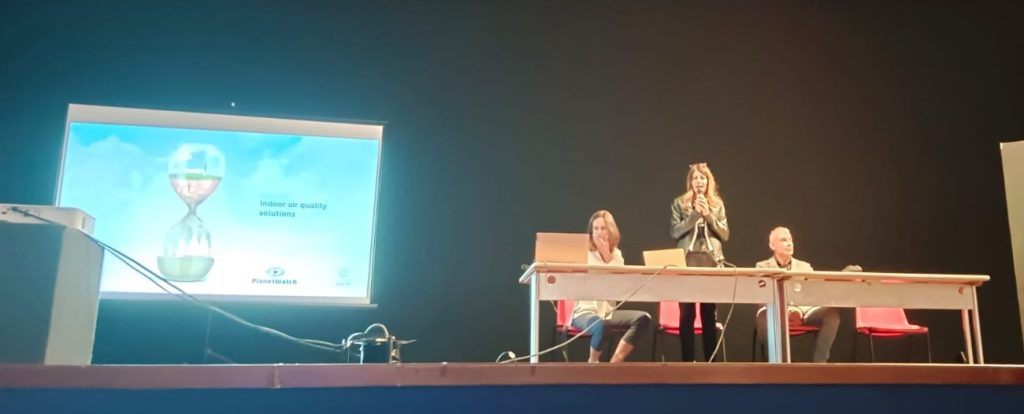 Scopri di più sull'articolo VIMERCATE: PRESENTATI I RISULTATI DEL PROGETTO DI MONITORAGGIO DELLA QUALITA’ DELL’ARIA NELLE SCUOLE