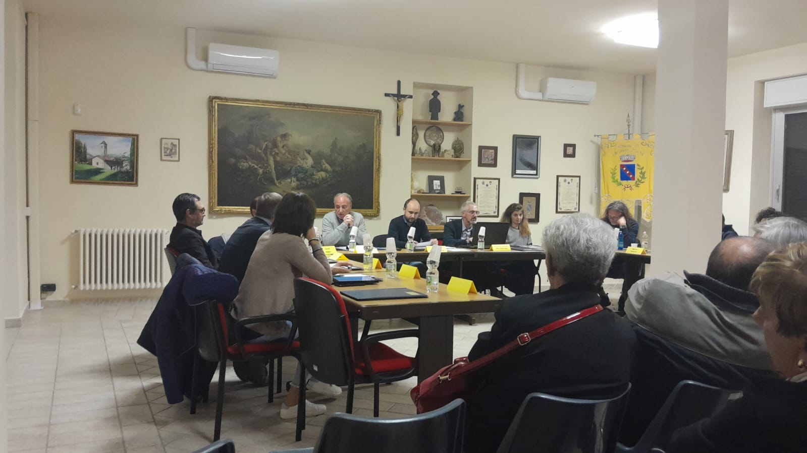 Al momento stai visualizzando CASLINO D’ERBA: CONSIGLIO COMUNALE RINNOVATA LA CONVENZIONE CON CANZO PER LA POLIZIA LOCALE