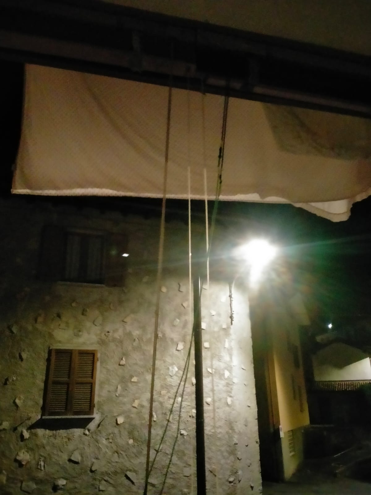 Scopri di più sull'articolo BELLAGIO: MA QUALI CASE GREEN QUALE TURISMO ELITE’ SE POI NON C’E’ MANUTENZIONE DEGLI IMMOBILI