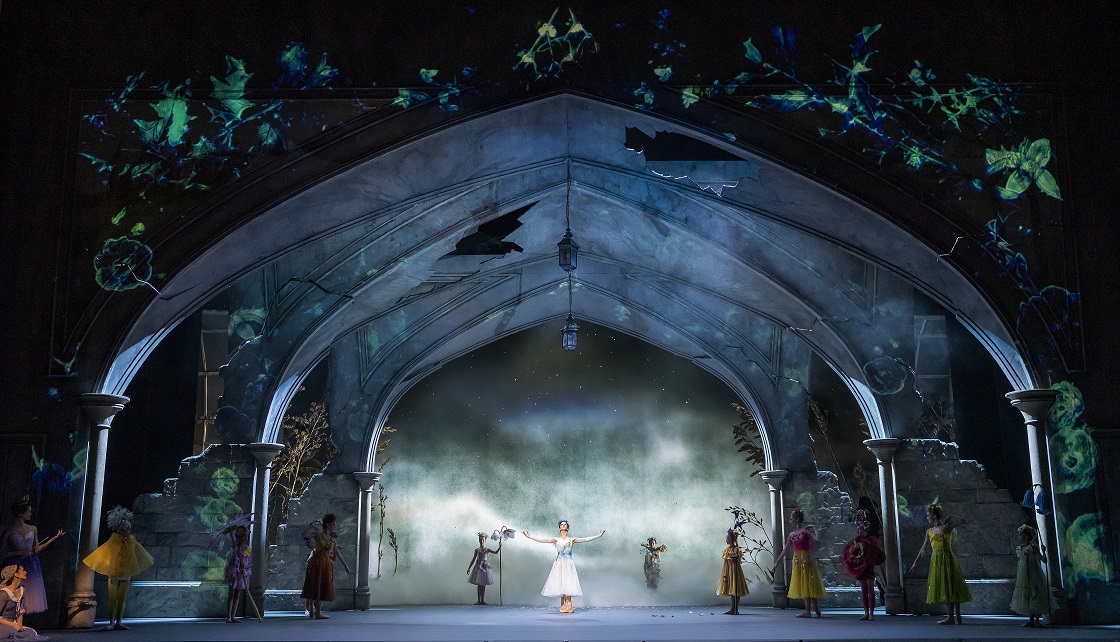 Al momento stai visualizzando Questo Natale la magia della Cenerentola del Royal Ballet