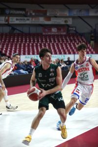 Scopri di più sull'articolo MESTRE: TREVIGLIO BASKET BATTE LA SQUADRA DI CASA CON UNA PRESTAZIONE DI SPESSORE