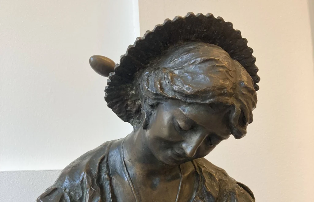 Scopri di più sull'articolo LECCO: “Lucia”, la scultura donata al Palazzo delle Paure
