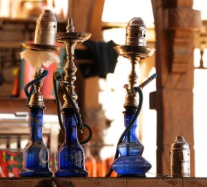 Scopri di più sull'articolo MONOPOLI: Controlli dei NAS e dell’ADM nei locali “Shisha bar” dove si fuma il narghilè