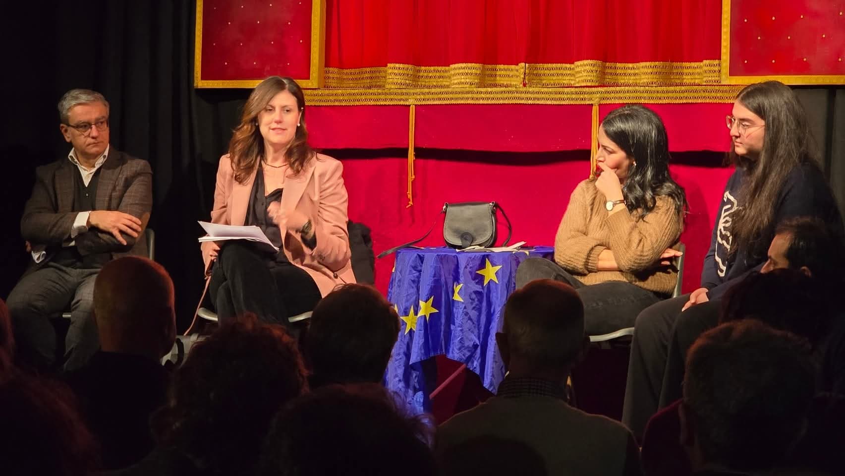 Al momento stai visualizzando COMO: INCONTRO DIBATTITO DEL PD CON OSPITE CHIARA BRAGA E MOLTI ALTRI ESPONENTI
