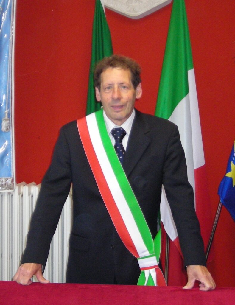 Scopri di più sull'articolo REZZAGO: LETTERA APERTA DEL SINDACO SERGIO BINDA CHIARISCE ALCUNI PUNTI DELLA QUESTIONE SPAZI COMUNALI GESTITI DALLA PROLOCO