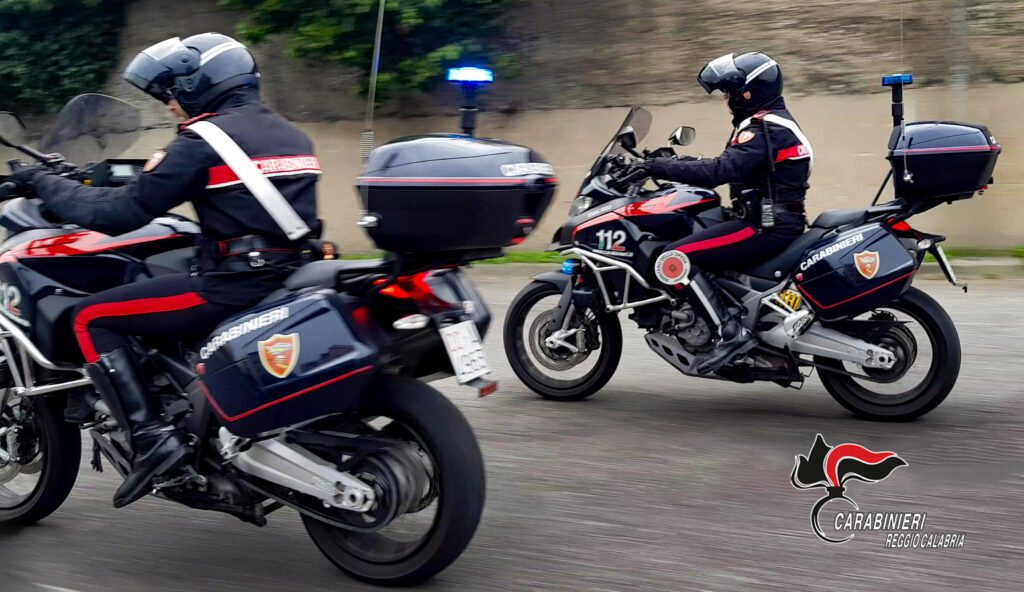 Scopri di più sull'articolo INGANNO E ABUSI SU DUE ANZIANI DISABILI DI TAURIANOVA(RC): I CARABINIERI SVELANO LA TRUFFA ORDITA DALLA NIPOTE E DAL COMPAGNO