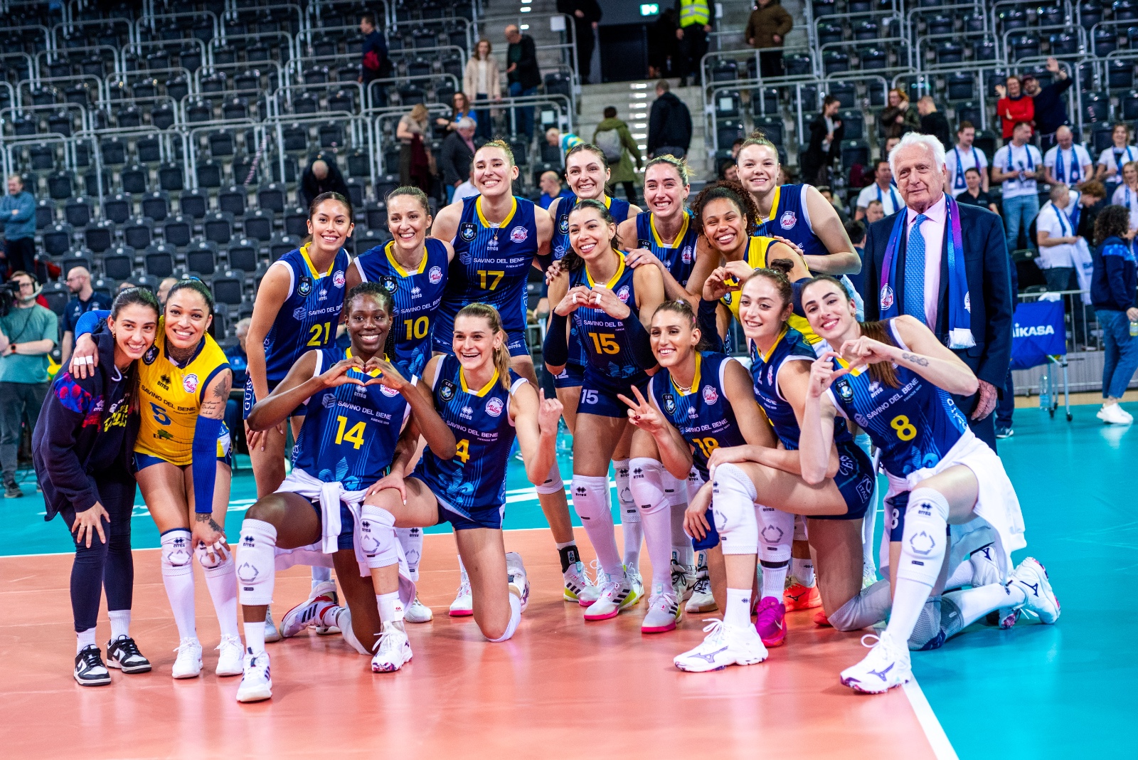 Al momento stai visualizzando Savino Del Bene Volley: tu chiamale se vuoi… Emozioni! Successo 3-0 nella gara d’andata dei quarti di finale della CEV Champions League