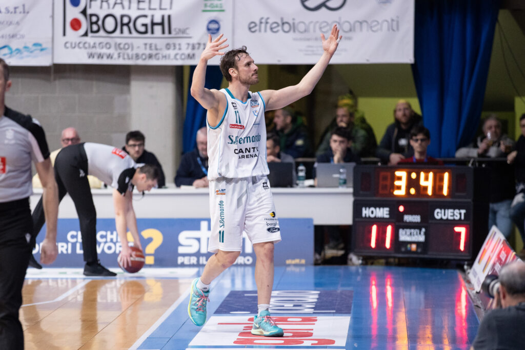 Scopri di più sull'articolo DESIO: L’ACQUA S.BERNARDO BATTE RIMINI 84-74 E SI PRENDE IL SECONDO POSTO