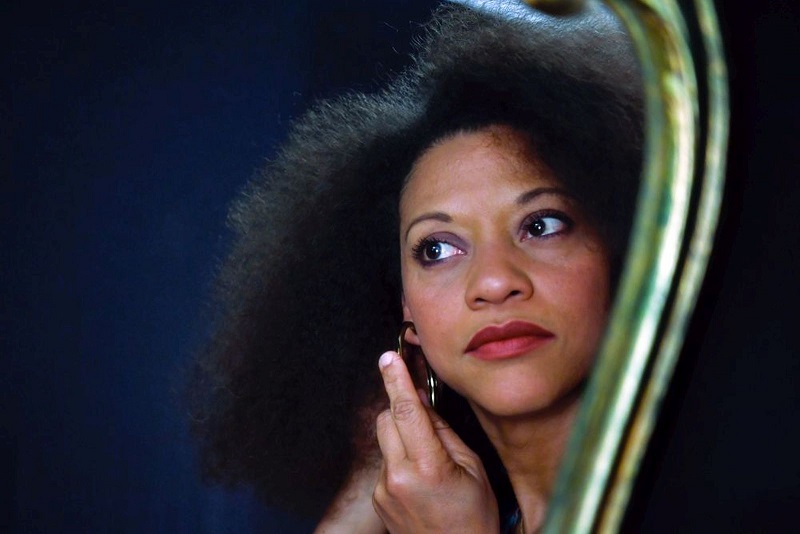 Scopri di più sull'articolo AL BLUE NOTE DI MILANO LA PIANISTA, CANTANTE E COMPOSITRICE CUBANA JANY McPHERSON