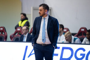 Scopri di più sull'articolo CANTU’: LA VITTORIA DI ACQUA SAN BERNARDO SU NARDO’ COMMENTATA DA COACH BRIENZA