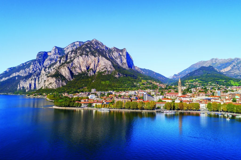 Scopri di più sull'articolo Lecco: Lake Arena, a settembre la musica dal vivo sul lago