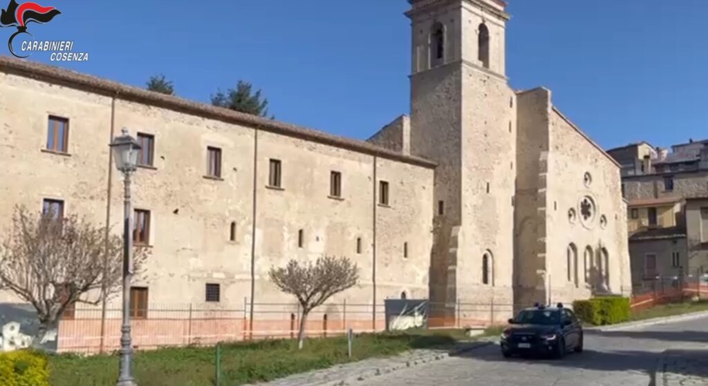 Scopri di più sull'articolo ESECUZIONE DI MISURE CAUTELARI NEI CONFRONTI DI 30 SOGGETTI PER DETENZIONE E SPACCIO DI SOSTANZE STUPEFACENTI
