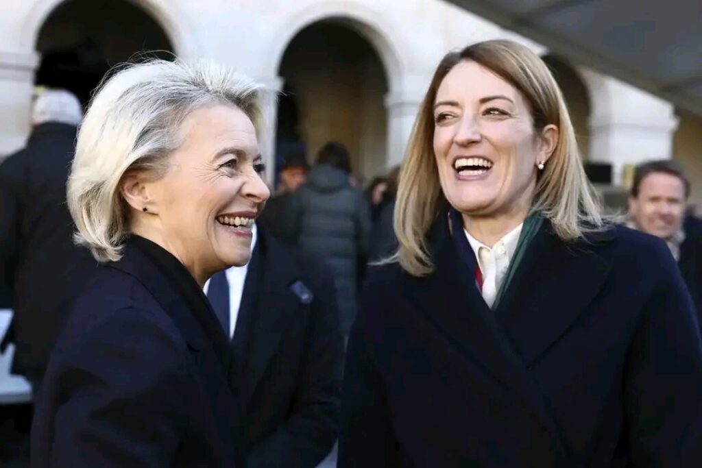 Scopri di più sull'articolo BRUXELLES: URSULA VON DER LEYN AI FERRI CORTI CON IL PARLAMENTO EUROPEO? METSOLA BLINDA LA PRESIDENTE CON UN MONITO CHIARO DA ULTIMATUM