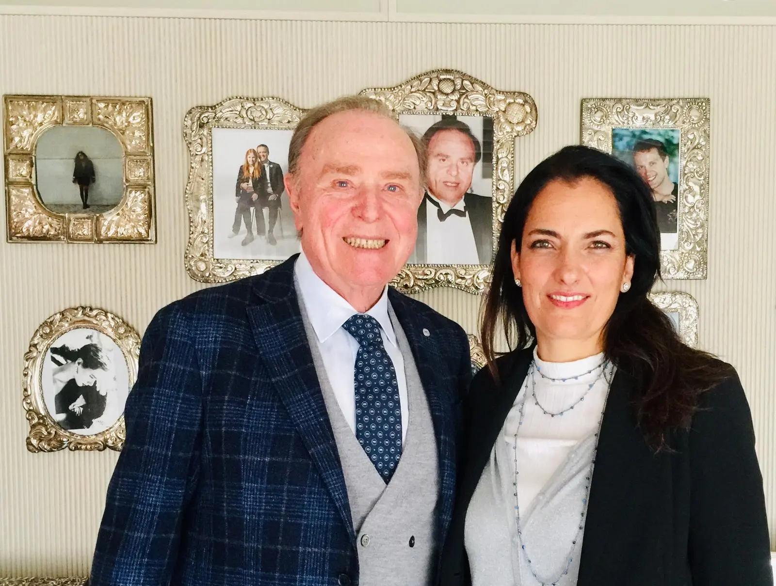 Scopri di più sull'articolo IMPRESE CHE FANNO BENE: A PALAZZO DELLA MERIDIANA IL LIBRO DI SAFIRIA LECCESE