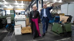 Scopri di più sull'articolo MILANO: L’Arcivescovo di Milano in azienda: «Lavorare bene, insieme e per il bene»