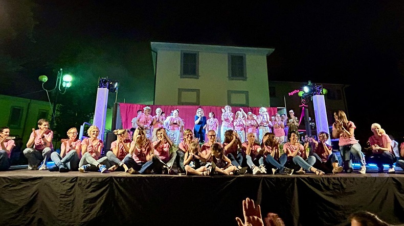 Al momento stai visualizzando DEFILE’ IN ROSA, LA FORZA IN PASSERELLA
