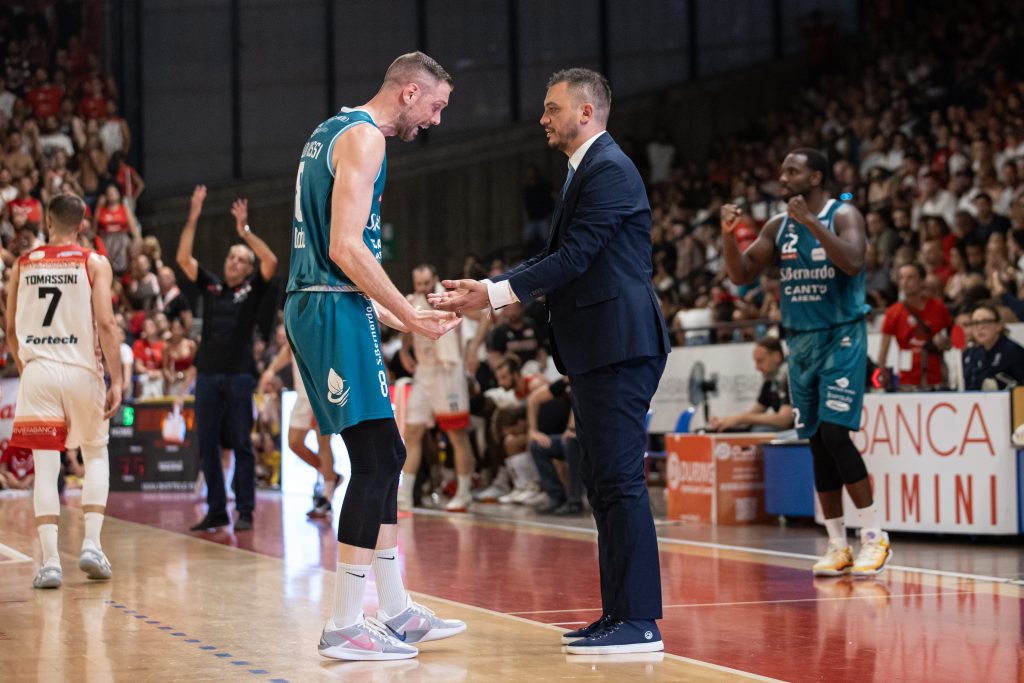 Scopri di più sull'articolo CANTU’: LA SQUADRA DI CASA BATTE RIMINI COACH BRIENZA “SONO MOLTO CONTENTO ABBIAMO FATTO UNA PARTITA IMPORTANTE”