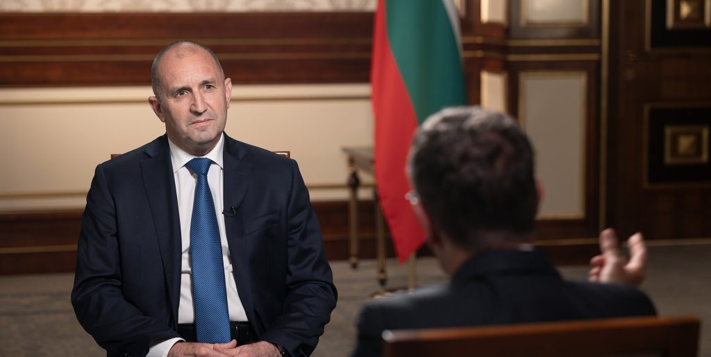 Scopri di più sull'articolo Bulgaria: Rumen Radev Presidente “Credo nella democrazia con la mia proposta di referendum per l’introduzione dell’Euro”