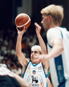 Scopri di più sull'articolo Crifo Vini Ruvo di Puglia, vittoria schiacciante! Herons superata 88-60, serie sul 2-0