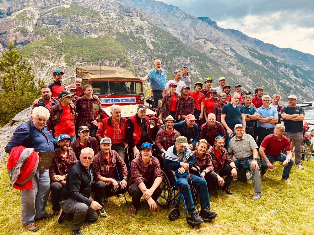 Scopri di più sull'articolo Livigno, la Stazione di Soccorso Alpino, ha festeggiato il suo settantesimo anniversario dalla fondazione nel 1955